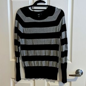 M black and grey sweater